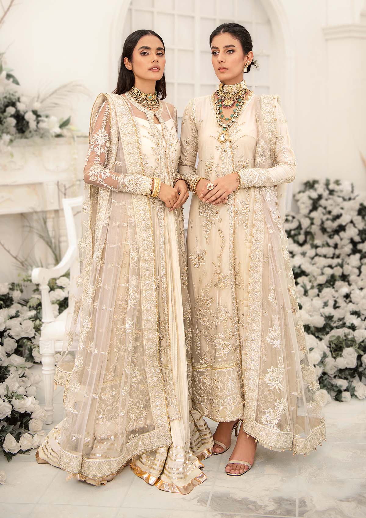 Elegant Pakistani Wedding Gown Lehenga Dupatta Dress Online – Nameera by  Farooq
